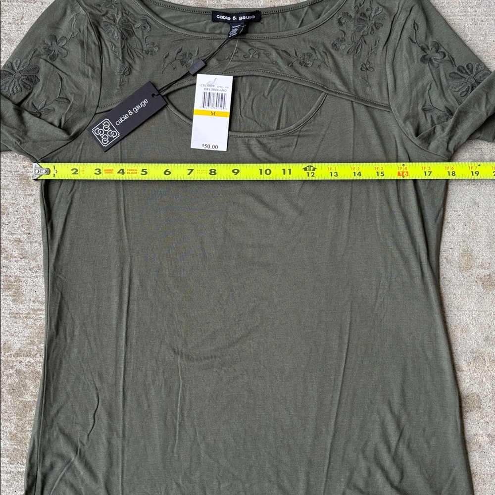 Cable & Gauge Women's Top in Dry Oregano - Picture 7 of 11